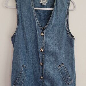 Medium blue wash vintage v-neck denim dress, size 6